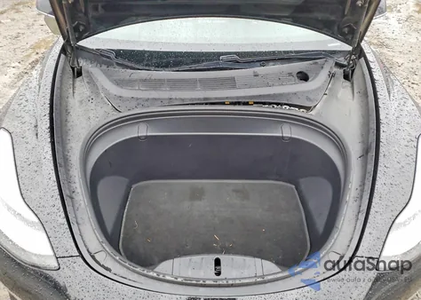 2018 Tesla Model 3 z USA, uszkodzony, nr VIN 5YJ3E1EB2JF127804